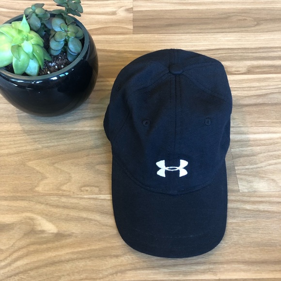 under armour black baseball cap